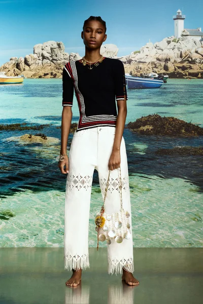 Look 25